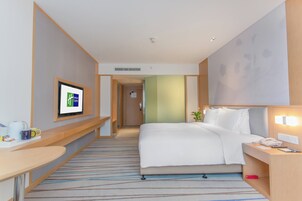 Cofres nos quartos, escrivaninha, Wi-Fi de cortesia