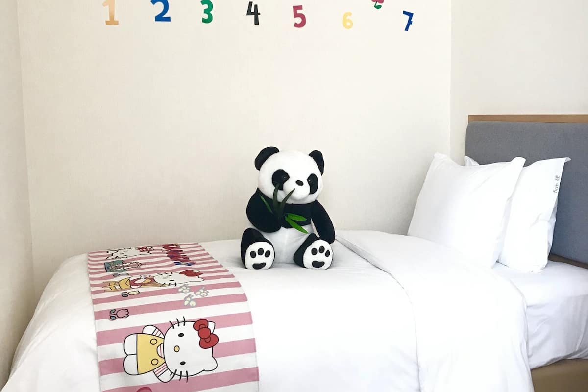 Suite, 1 Bedroom | In-room safe, desk, free WiFi