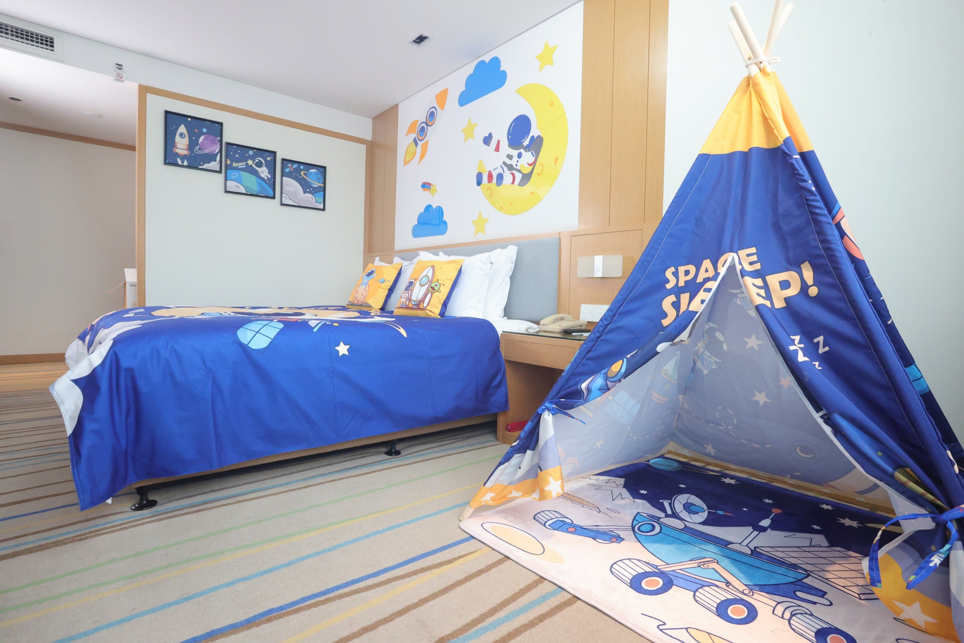 Caja de seguridad en la habitación, escritorio y wifi gratis 