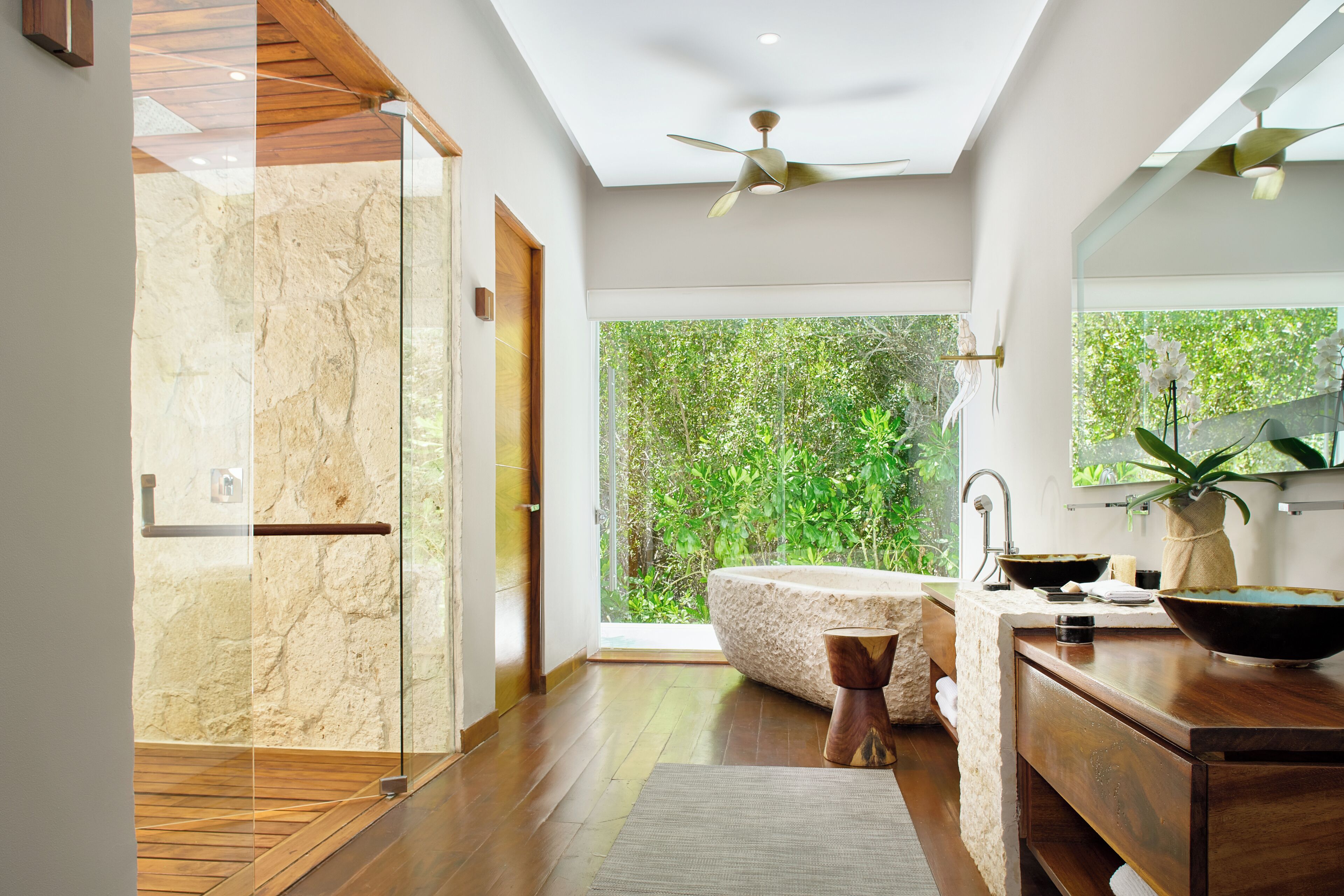 deep-soaking bathtub