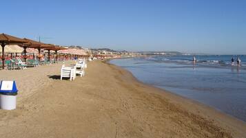 Sun loungers, beach towels