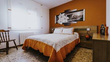 5 dormitorios, tabla de planchar con plancha, wifi gratis y ropa de cama