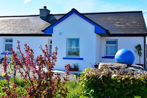 Exterior - Cottage 312 Ballyconneely - sleeps 6 guests  in 3 bedrooms (Ballyconneely)