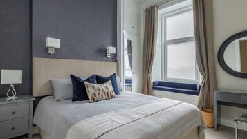 2 slaapkamers, een bureau, een strijkplank/strijkijzer, gratis wifi