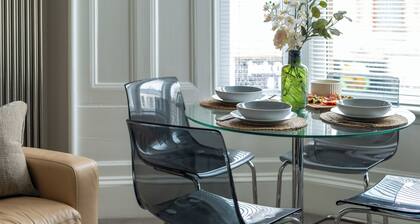 West Highland Apartments 'The Nevis' Luxury in Milngavie Town Centre. G62 8AB