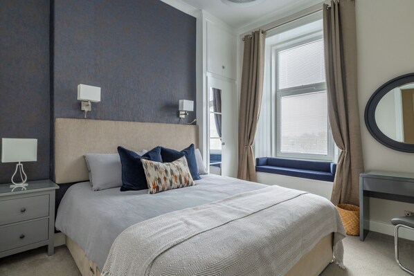 2 bedrooms, desk, iron/ironing board, free WiFi