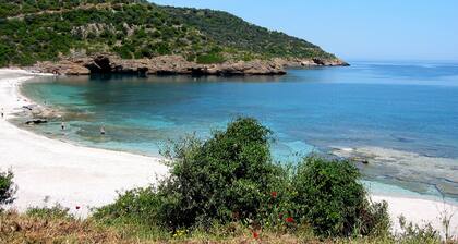 Villa avec vue sur mer, à 1h30 de l'aéroport d'AthÚnes et proche de la plage