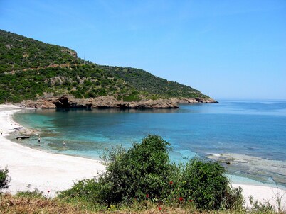 Villa with sea view, grand terrace, 90 min from airport of Athens, close beach