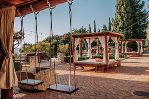 Seasonal outdoor pool, free cabanas, sun loungers - Talici Hill - Rustic Villas (Sutomore)