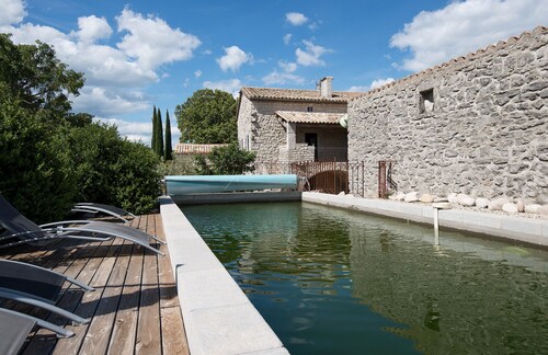 Independent Mas not overlooked with 10700m2 of enclosed park, 14x4 heated pool 