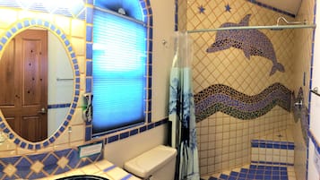 Family Villa, 3 Bedrooms | Bathroom | Shower, free toiletries, towels