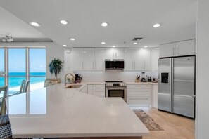 Fridge, microwave, oven, stovetop - Sterling Sands - Gulf front - Unit 714 - Sleeps 8 (Destin)