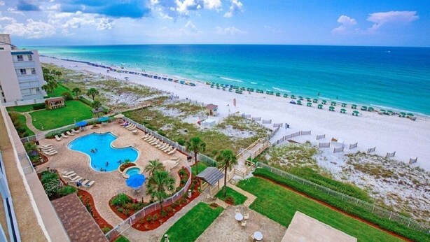 A resort with a swimming pool, beach, and ocean view. - Sterling Sands - Gulf front - Sleeps 8 - Three Bedroom - 3 Bath (Destin)