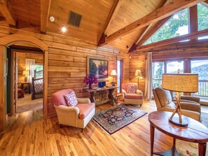 スマートテレビ、暖炉、テーブルサッカー台