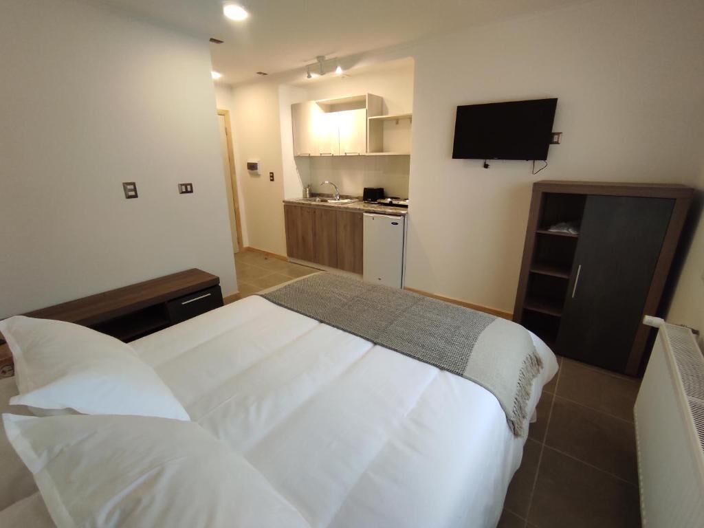 Standard Studio, 1 Queen Bed, Kitchenette | Free WiFi, bed sheets
