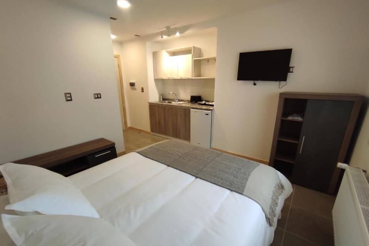 Studio Standard, 1 grand lit, coin cuisine | Wi-Fi gratuit, draps fournis