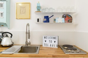 Fridge, coffee/tea maker, electric kettle, cookware/dishes/utensils - Neve Tzedek Gem Private Patio & Parking | FeelHome (Tel Aviv - Jaffa)