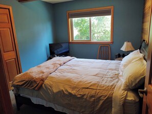 3 bedrooms, free WiFi, bed sheets - On the beach! Get away to the beach in beautiful Moclips - dogs welcome! (Moclips)