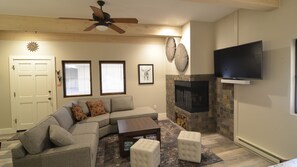 Smart TV, fireplace, video games, books - Smart Sun Valley location! Year-round heated pool & spa. Walk to town & lifts. (Ketchum)