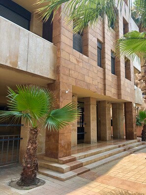 Exterior detail - MAMAD Upscale Family Home with Balcony, Parking next to Beach by FeelHome (Tel Aviv - Jaffa)