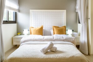 3 bedrooms, iron/ironing board, free WiFi, bed sheets - MAMAD Upscale Family Home with Balcony, Parking next to Beach by FeelHome (Tel Aviv - Jaffa)