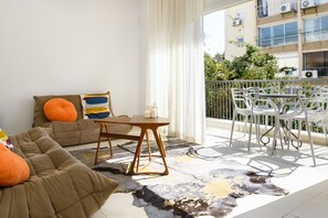 TV - Relax & Sunny near Beach by FeelHome (Tel Aviv - Jaffa)