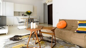 TV - Relax & Sunny near Beach by FeelHome (Tel Aviv - Jaffa)