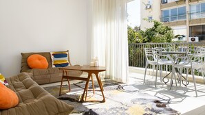 TV - Relax & Sunny near Beach by FeelHome (Tel Aviv - Jaffa)