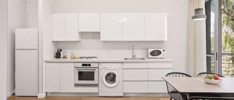 Fridge, microwave, oven, coffee/tea maker