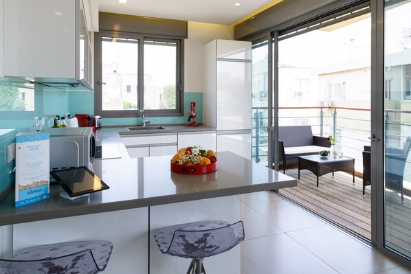 Fridge, microwave, oven, dishwasher
