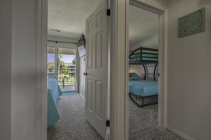 2 chambres, fer et planche à repasser, Wi-Fi gratuit, draps fournis