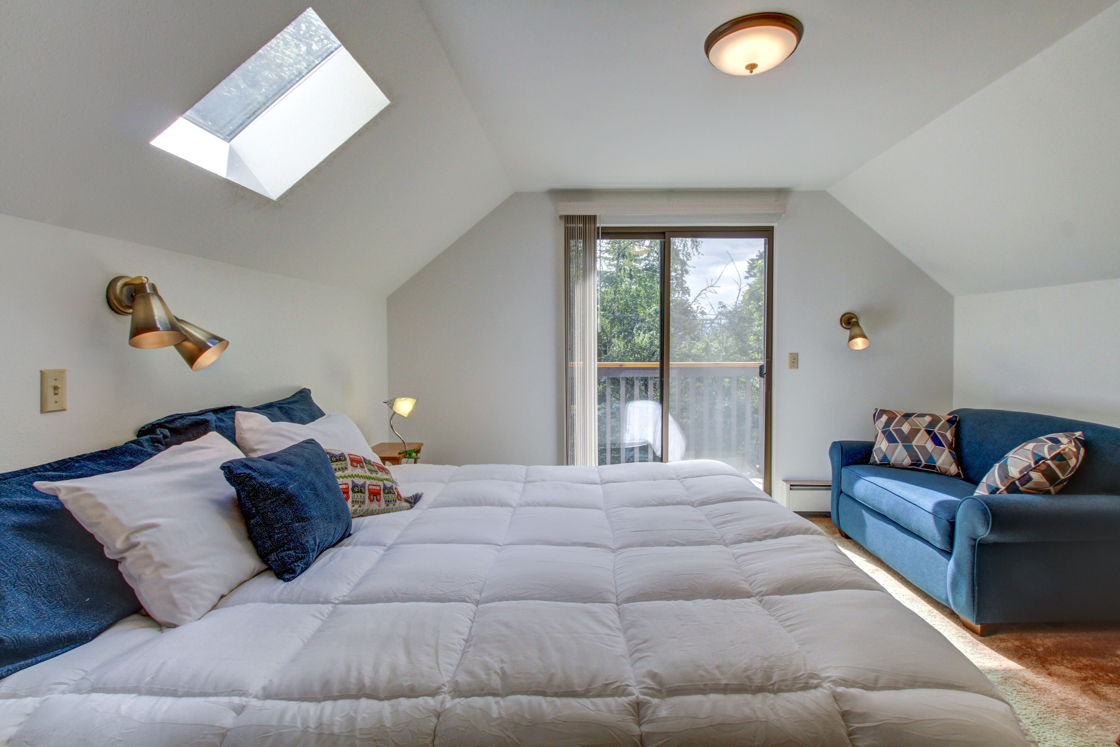 3 bedrooms, internet, bed sheets