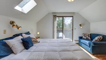 3 bedrooms, internet, bed sheets