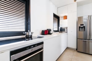 Køleskab, mikrobølgeovn, ovn, opvaskemaskine