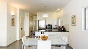 Dining - MIKLAT Full Comfort 1BR near Frishman Beach by FeelHome (Tel Aviv - Jaffa)