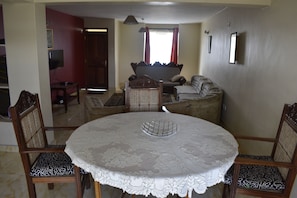 Basic House, 4 Bedrooms | In-room dining - Freshwind Villas (Athi River)