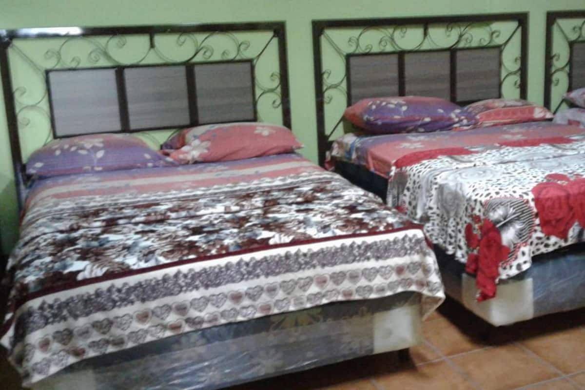 Habitación familiar | Wifi gratis y ropa de cama