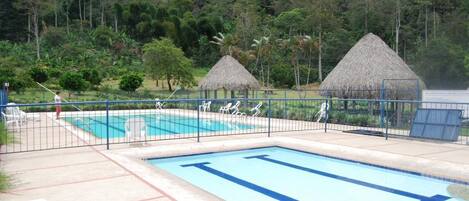 2 outdoor pools, sun loungers