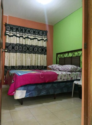 Basic Double Room, 1 Double Bed, Non Smoking | Free WiFi - Hotel Blue star (Antigua Guatemala)