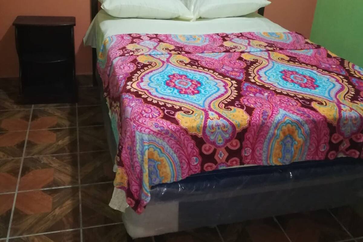 Basic Double Room, 1 Double Bed, Non Smoking, Private Bathroom | Free WiFi, bed sheets