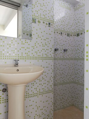 Shower, towels