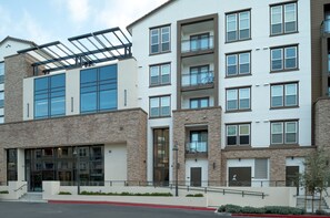 Front of property - Bluebird Suites in Silicon Valley (San Jose)