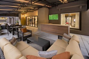 Exterior detail - Bluebird Suites in Santa Clara (Santa Clara)