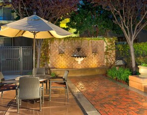 Exterior detail - Bluebird Suites in Santa Clara (Santa Clara)
