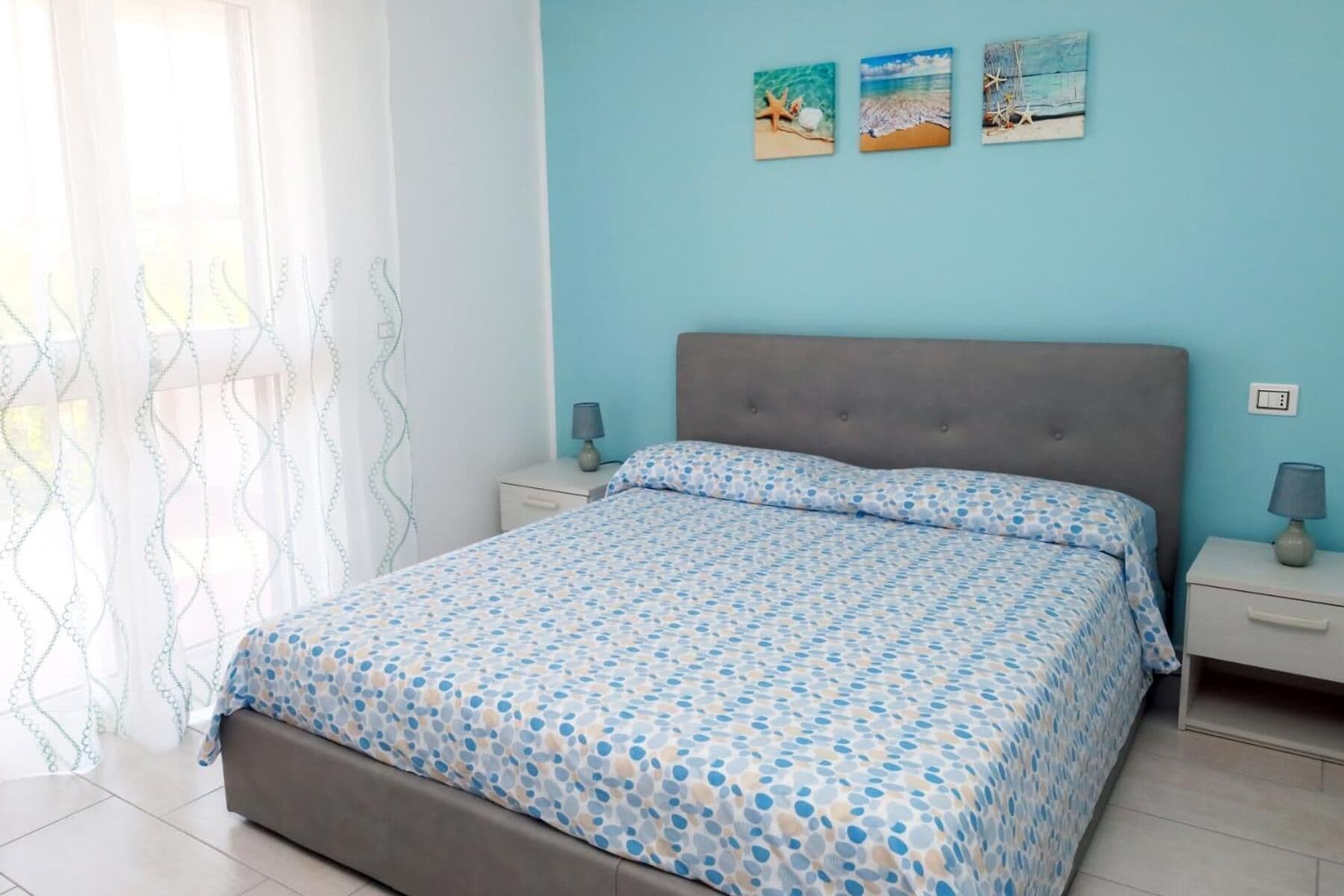 Bureau, rideaux occultants, chambres insonorisées, Wi-Fi gratuit