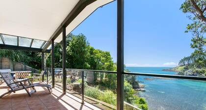 Beachfront Enclosure Bay - Modern 4 Bedroom Home with the Beach on your Doorstep!