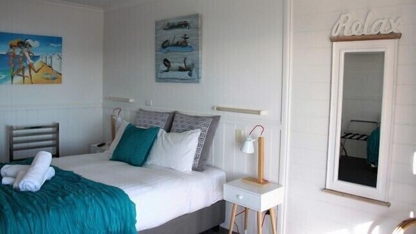 2 bedrooms, iron/ironing board, free WiFi, bed sheets