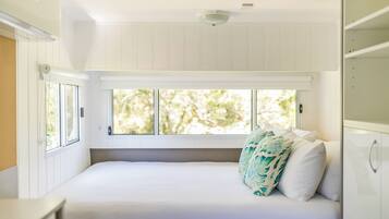 Ropa de cama de alta calidad y tabla de planchar con plancha