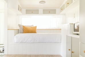 Ropa de cama de alta calidad y tabla de planchar con plancha