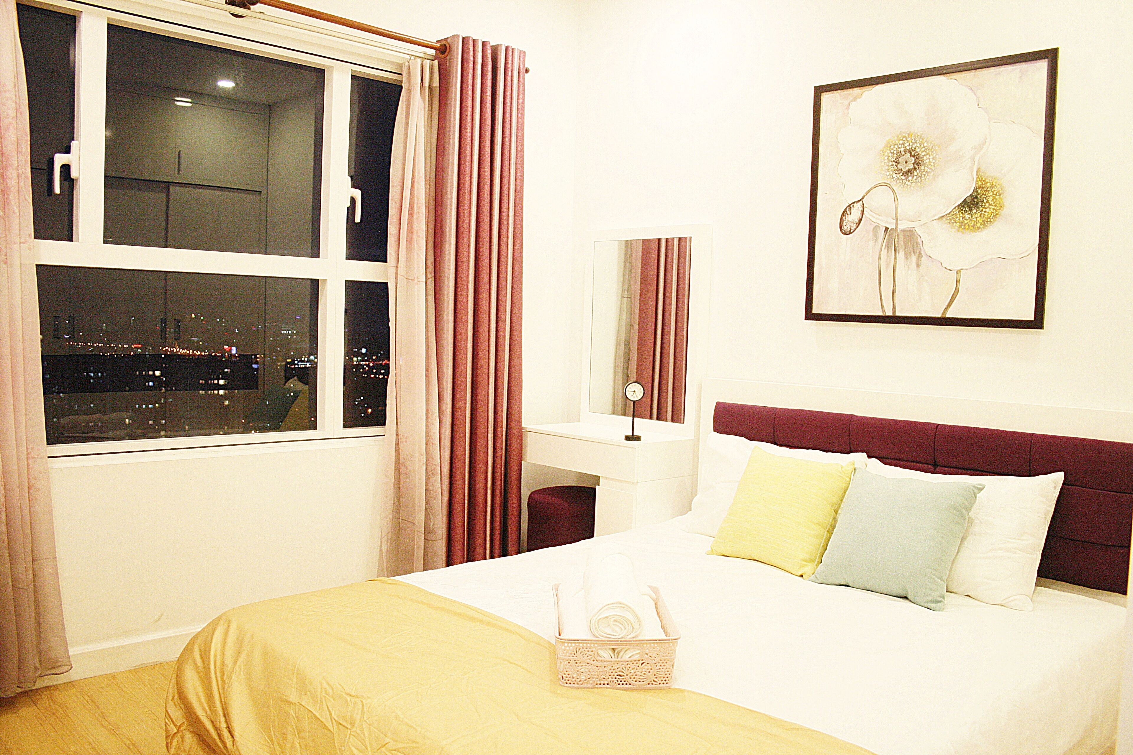 2 bedrooms, iron/ironing board, Internet, bed sheets